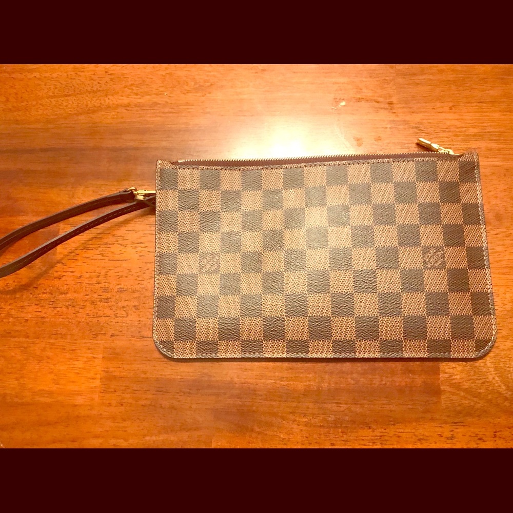 Louis Vuitton Neverfull clutch